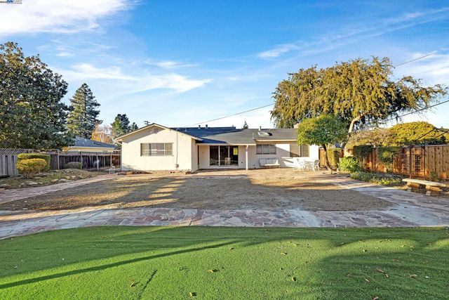 41506 Chadbourne Dr, Fremont, CA 94539