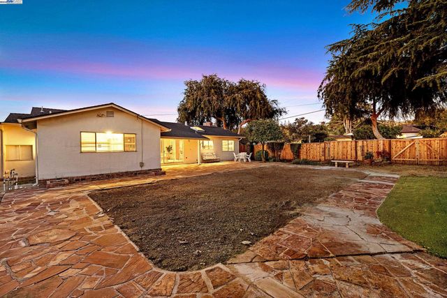 41506 Chadbourne Dr, Fremont, CA 94539