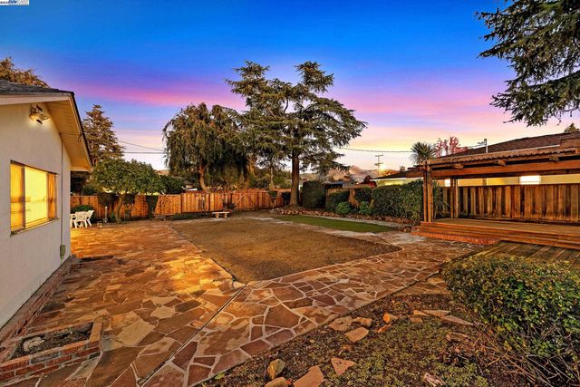 41506 Chadbourne Dr, Fremont, CA 94539