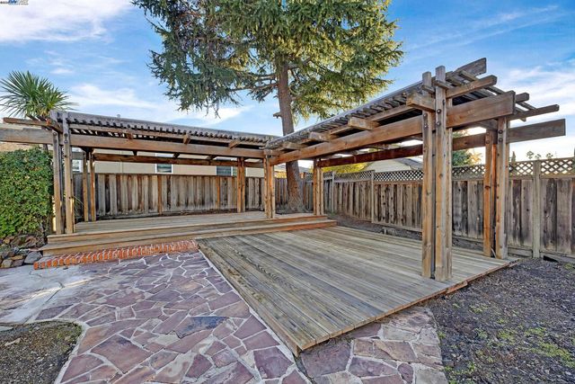 41506 Chadbourne Dr, Fremont, CA 94539