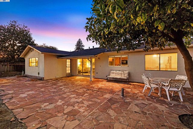 41506 Chadbourne Dr, Fremont, CA 94539