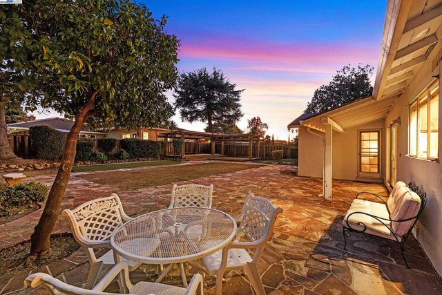 41506 Chadbourne Dr, Fremont, CA 94539