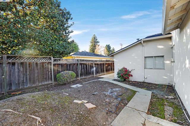 41506 Chadbourne Dr, Fremont, CA 94539