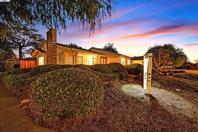 41506 Chadbourne Dr, Fremont, CA 94539