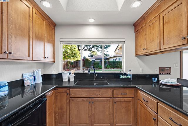 41506 Chadbourne Dr, Fremont, CA 94539