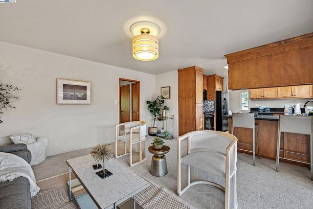 41506 Chadbourne Dr, Fremont, CA 94539