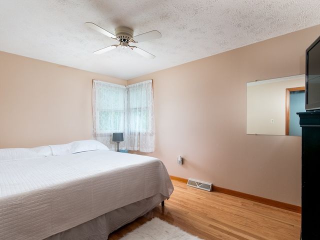 18 Euclid Avenue, Nashua, NH 03060
