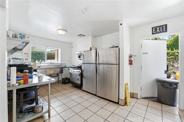 2530 Hyperion, Los Angeles, CA 90027