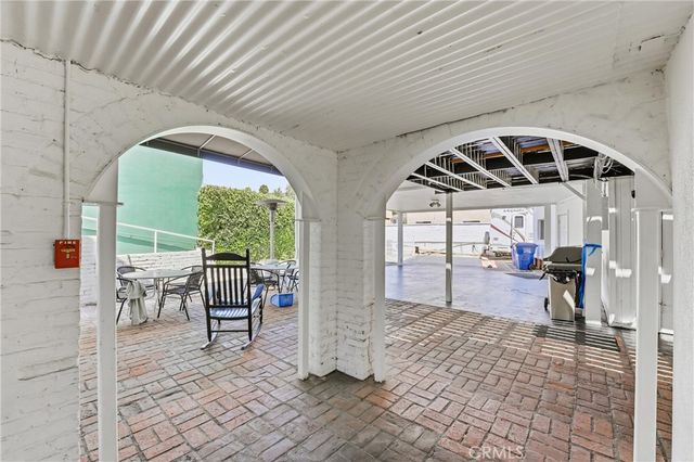 2530 Hyperion, Los Angeles, CA 90027