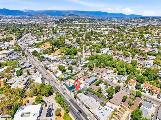 2530 Hyperion, Los Angeles, CA 90027