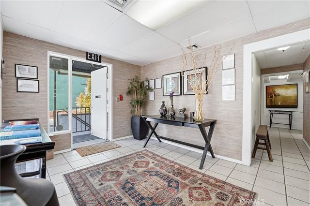 2530 Hyperion, Los Angeles, CA 90027