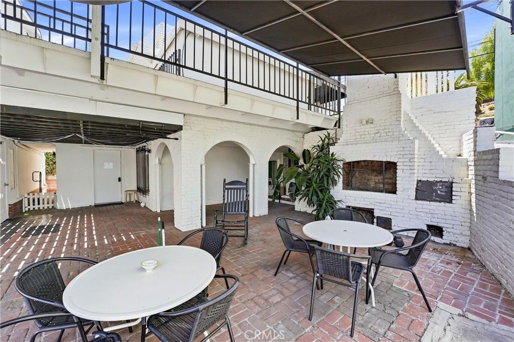 Image 17 of property listing at 2530 Hyperion, Los Angeles, CA 90027