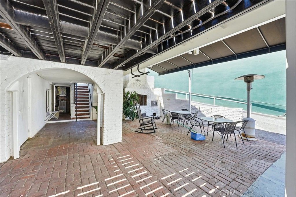 Image 18 of property listing at 2530 Hyperion, Los Angeles, CA 90027