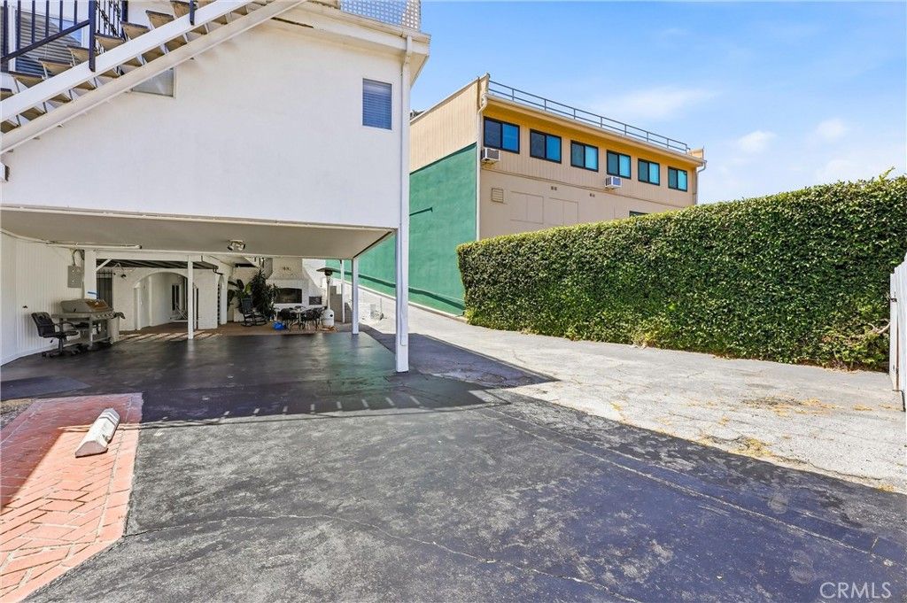 Image 20 of property listing at 2530 Hyperion, Los Angeles, CA 90027