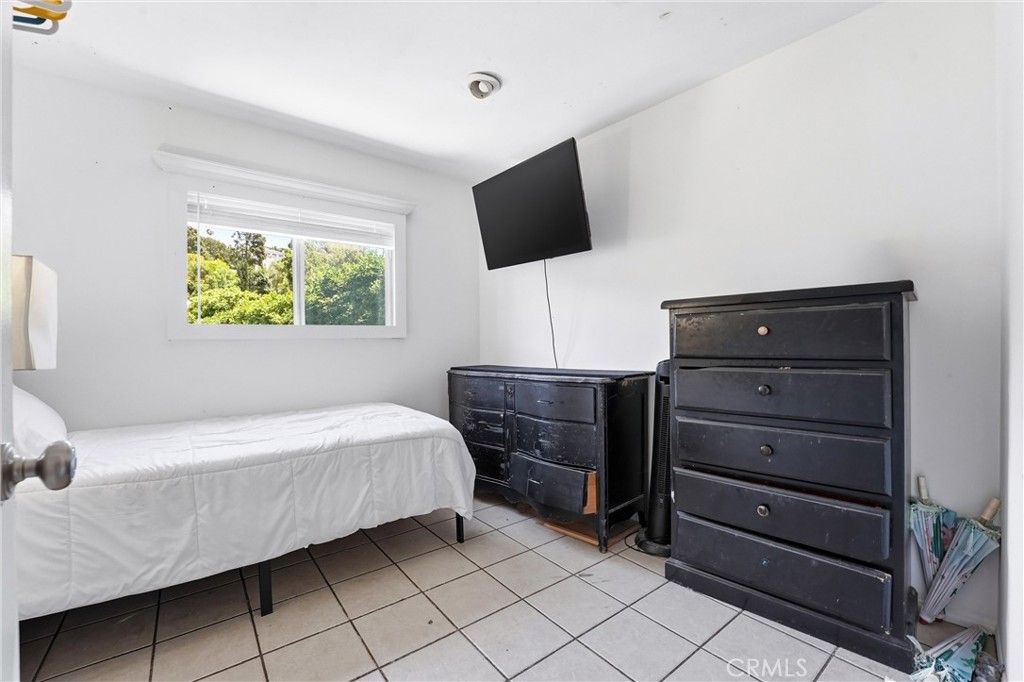 Image 25 of property listing at 2530 Hyperion, Los Angeles, CA 90027