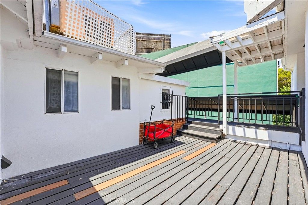 Image 30 of property listing at 2530 Hyperion, Los Angeles, CA 90027
