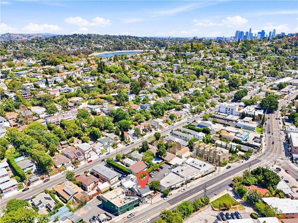 Image 37 of property listing at 2530 Hyperion, Los Angeles, CA 90027