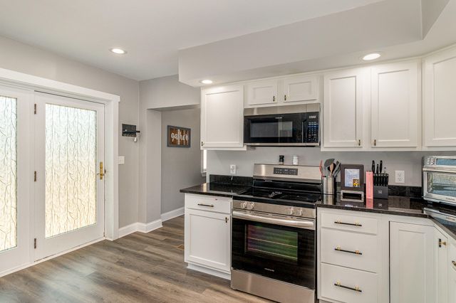 8 Carneal Street, Ludlow, KY 41016