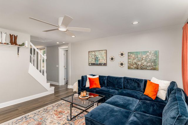 8 Carneal Street, Ludlow, KY 41016