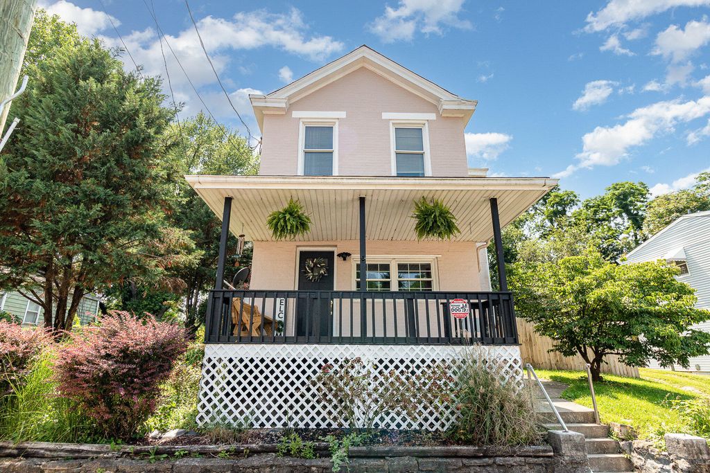 8 Carneal Street, Ludlow, KY 41016