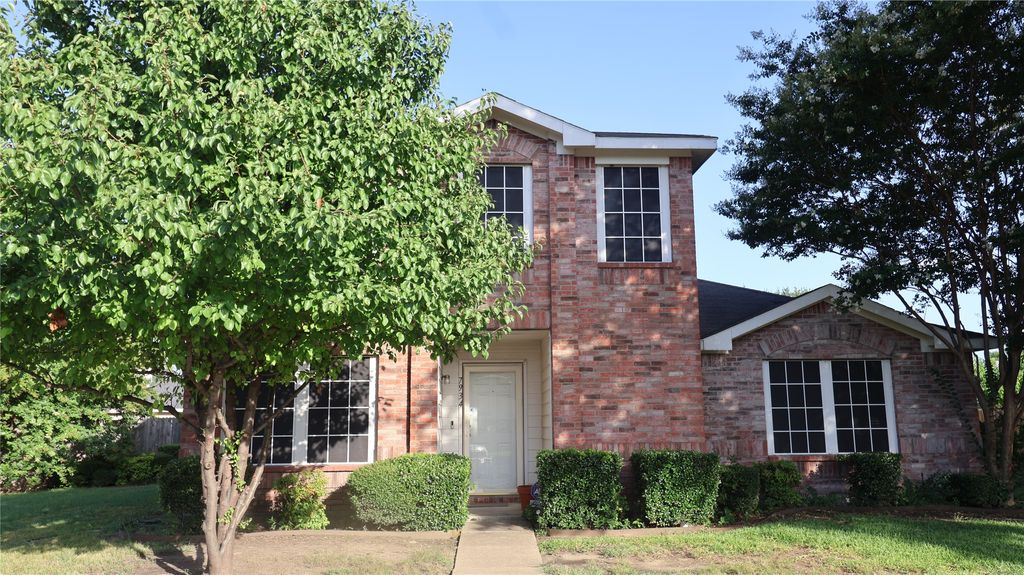7934 Christian Court, Dallas, TX 75237