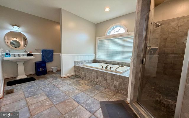 257 CHURCH POINT LN, Colonial Beach, VA 22443