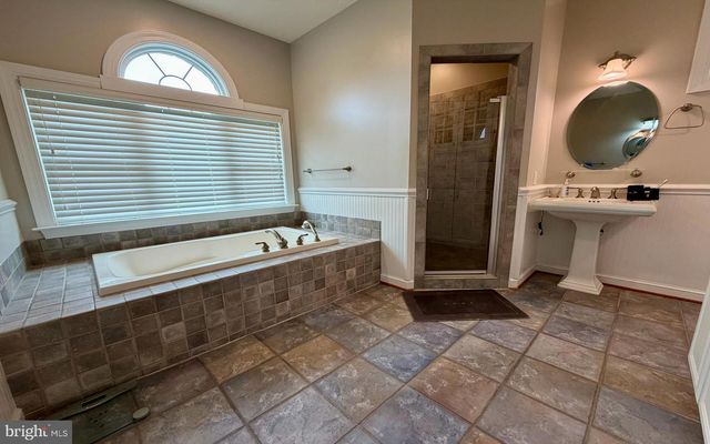 257 CHURCH POINT LN, Colonial Beach, VA 22443