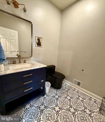 257 CHURCH POINT LN, Colonial Beach, VA 22443