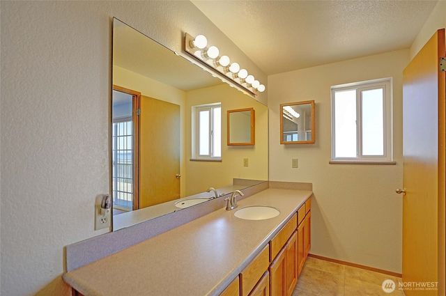 2891 Viewmont Place, Camano Island, WA 98282