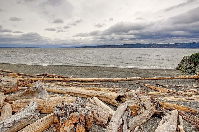 2891 Viewmont Place, Camano Island, WA 98282