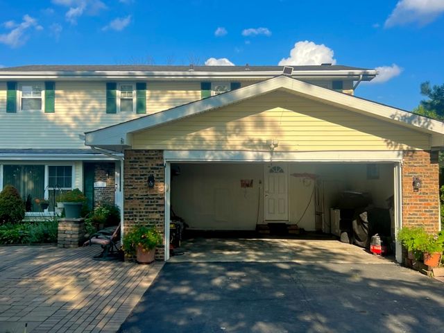 23131 S Volbrecht Road, Crete, IL 60417