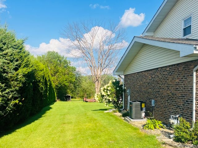 23131 S Volbrecht Road, Crete, IL 60417