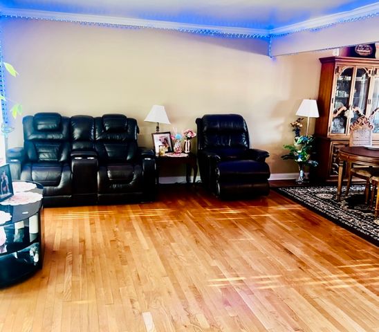 23131 S Volbrecht Road, Crete, IL 60417