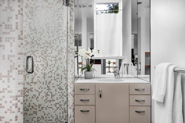 1407 Wild Cat HOLW, West Lake Hills, TX 78746