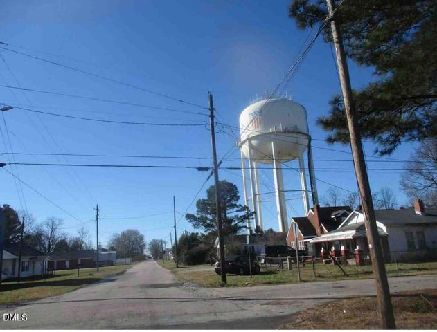 611 N Wilson Avenue, Dunn, NC 28334