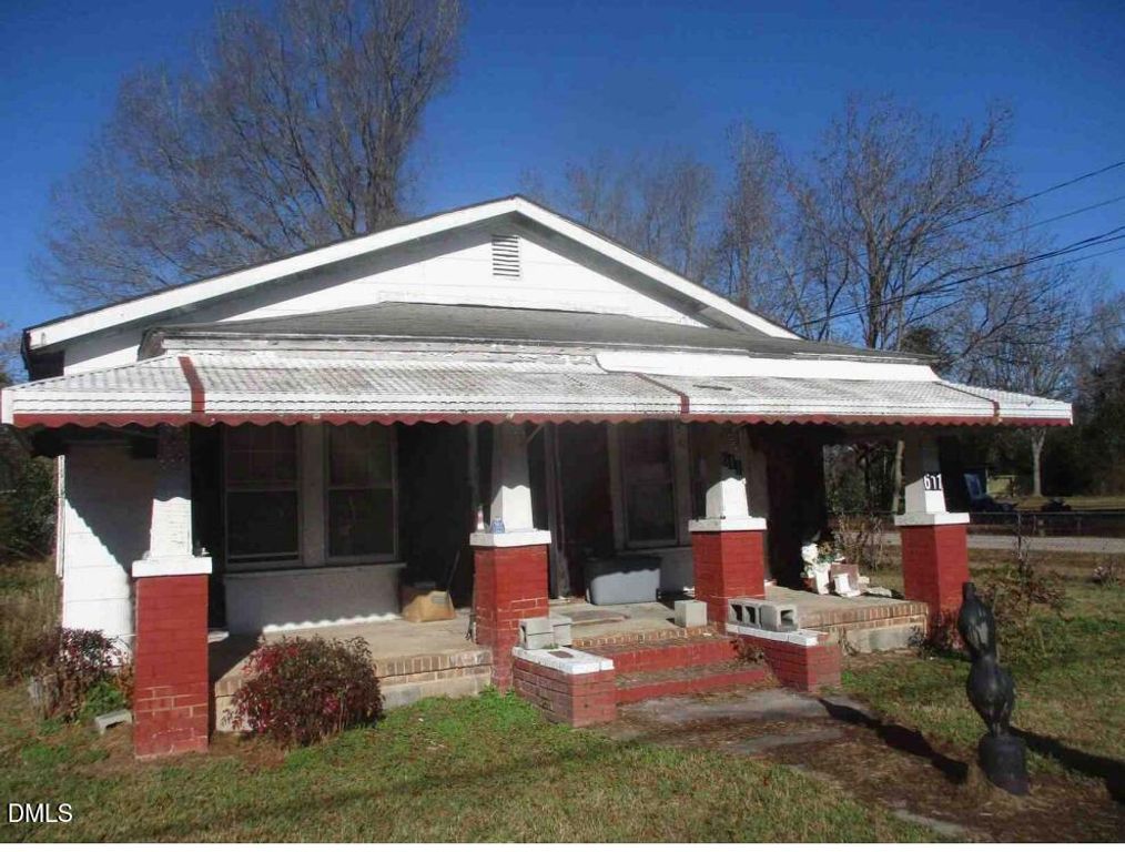 611 N Wilson Avenue, Dunn, NC 28334