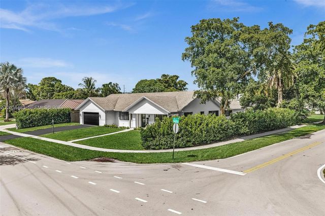101 El Dorado Parkway, Plantation, FL 33317