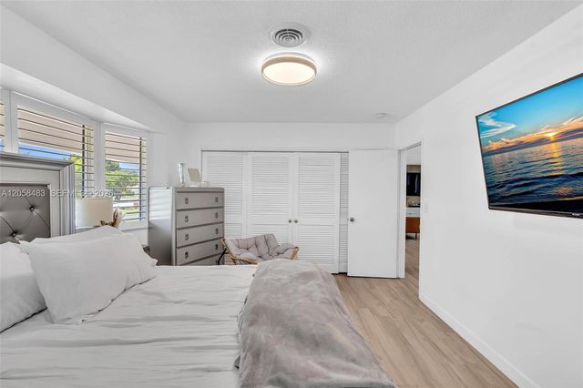 101 El Dorado Parkway, Plantation, FL 33317