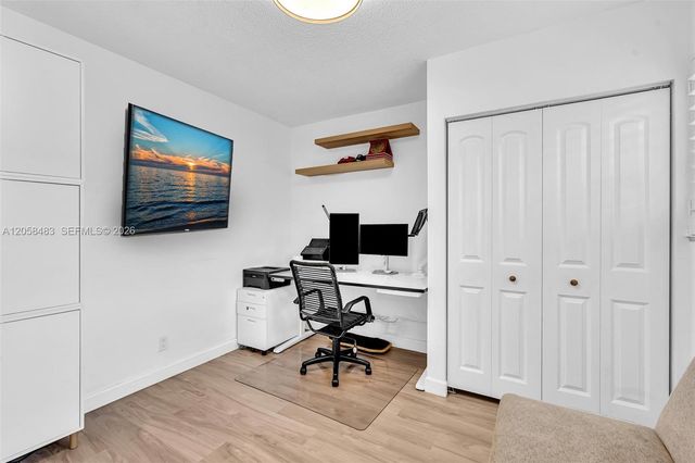 101 El Dorado Parkway, Plantation, FL 33317