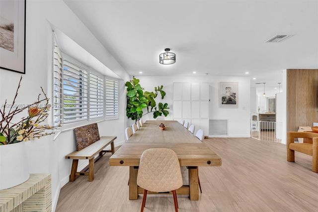 101 El Dorado Parkway, Plantation, FL 33317