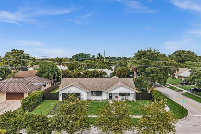 101 El Dorado Parkway, Plantation, FL 33317