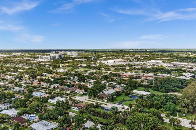 101 El Dorado Parkway, Plantation, FL 33317