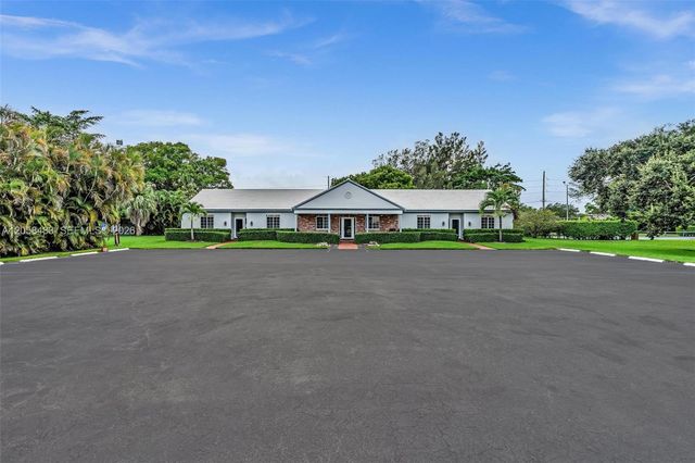 101 El Dorado Parkway, Plantation, FL 33317