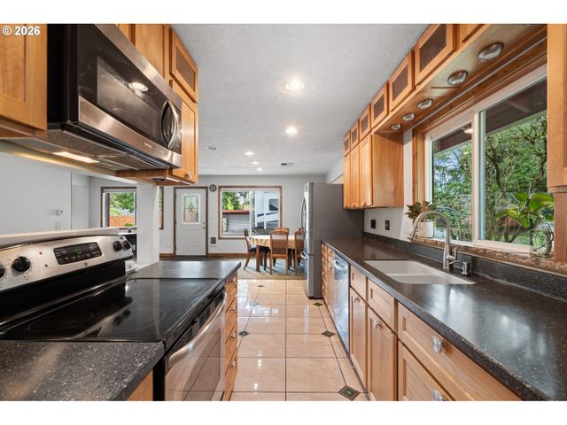 4620 Sw 177TH Ave, Beaverton, OR 97078