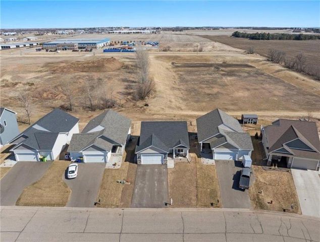 1830 Cypress Trail, New Richmond, WI 54017