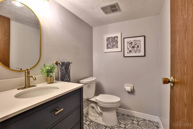 7712 E Whitehall Circle, West Chester, OH 45069