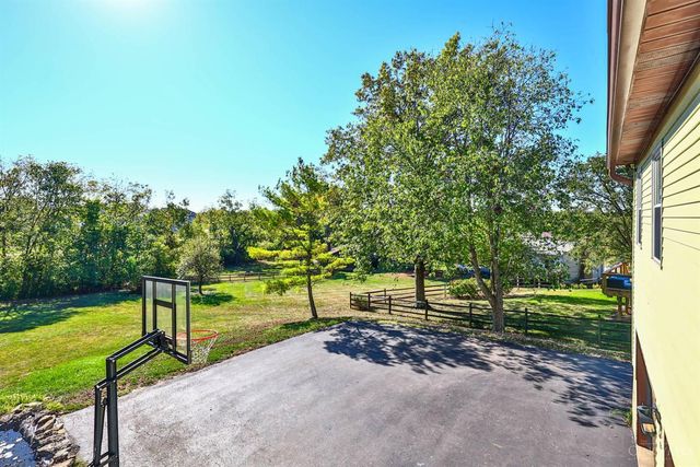 7712 E Whitehall Circle, West Chester, OH 45069