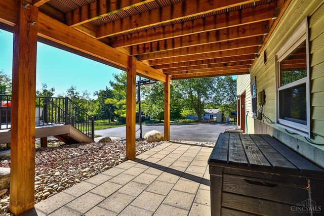 7712 E Whitehall Circle, West Chester, OH 45069