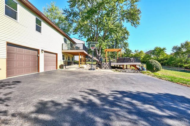 7712 E Whitehall Circle, West Chester, OH 45069