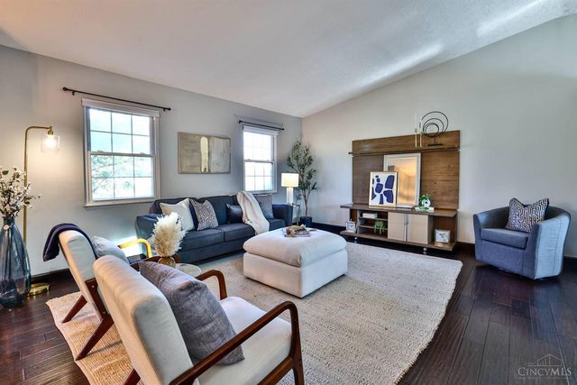 7712 E Whitehall Circle, West Chester, OH 45069